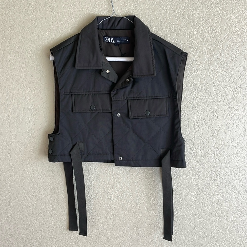 Zara cropped puffer vest, Size S